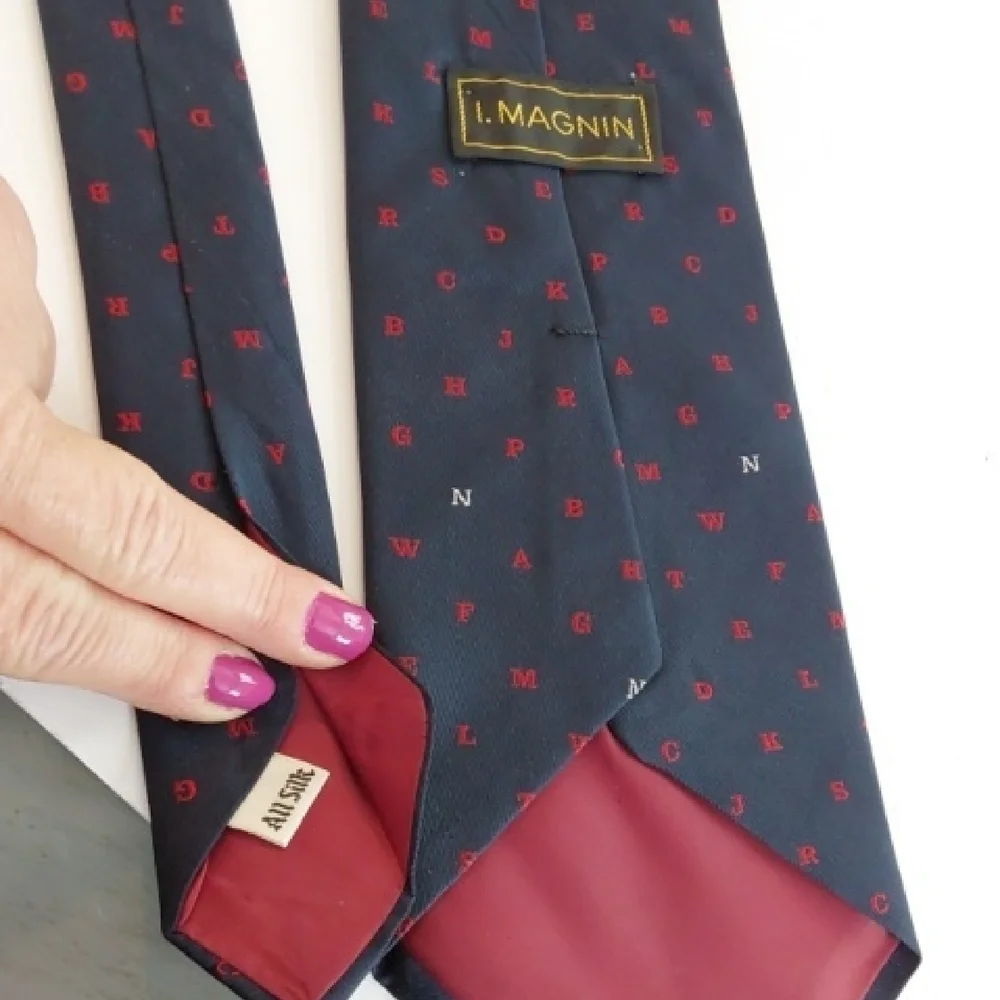I.Magnin Men's Navy and Red Logo Tie SILK Formal Business Luxury Sz.56'